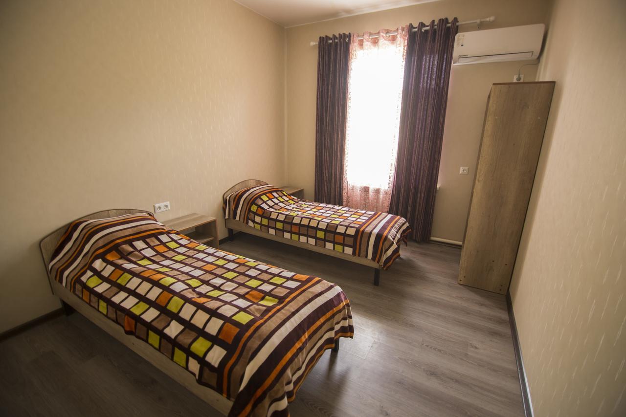 Hostel Esal Ош Екстериор снимка