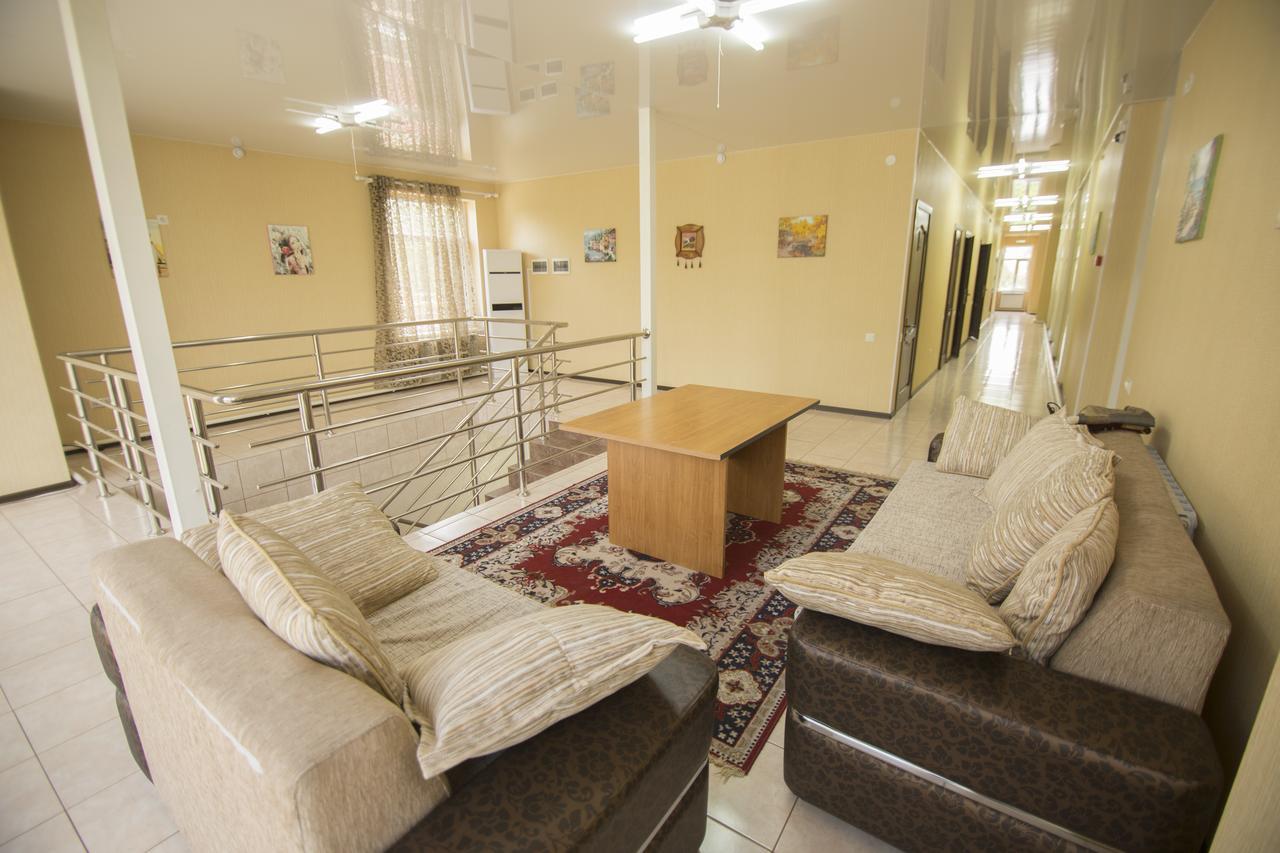 Hostel Esal Ош Екстериор снимка