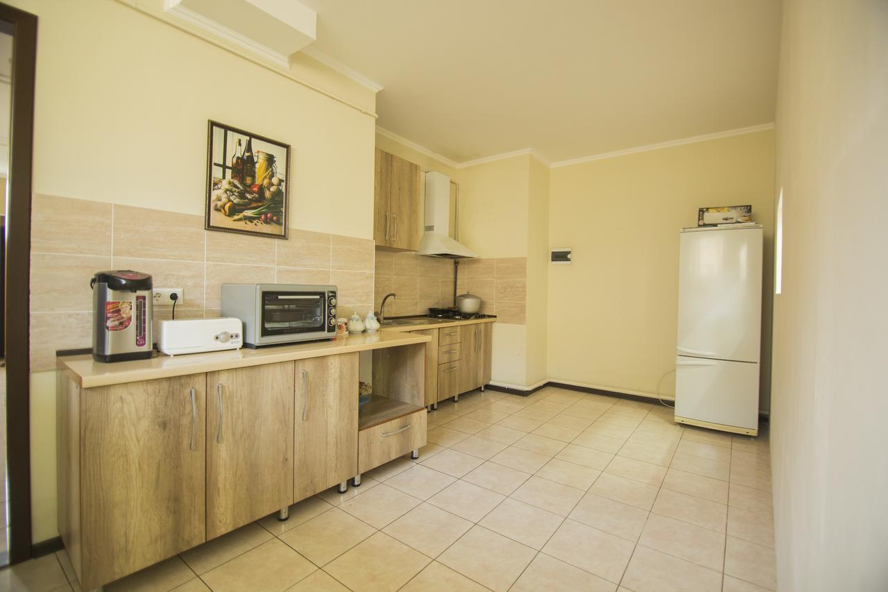 Hostel Esal Ош Екстериор снимка