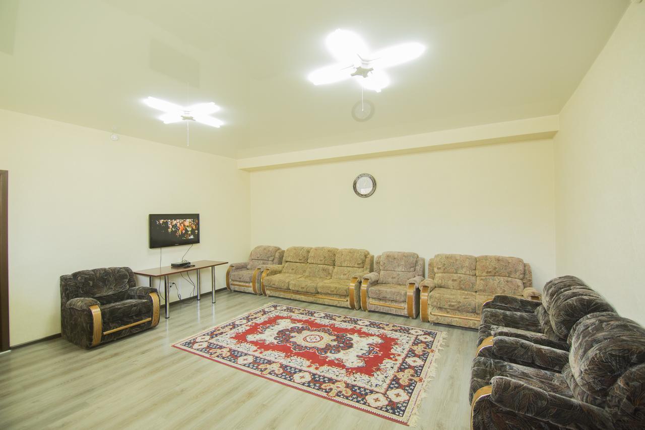 Hostel Esal Ош Екстериор снимка